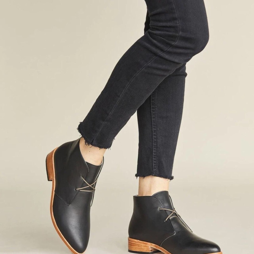 Nisolo Isa Chukka Boot, Size 8, Black